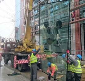 Installation der Fassade Puro Hotel im Gdańsk 1